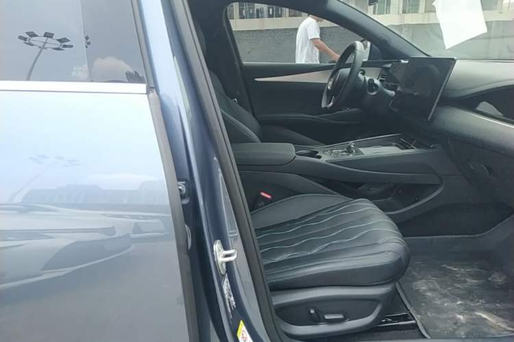 Used BYD Seal 06 New Energy 2024 DM-i 120KM Flagship Model Right Front Seat