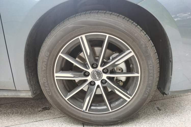 Used BYD Seal 06 New Energy 2024 DM-i 80KM Prestige Model Right Front Wheel Hub