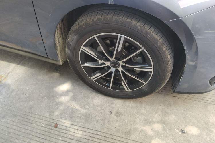 Used BYD Seal 06 New Energy 2024 DM-i 80KM Prestige Model Right Front Wheel Hub