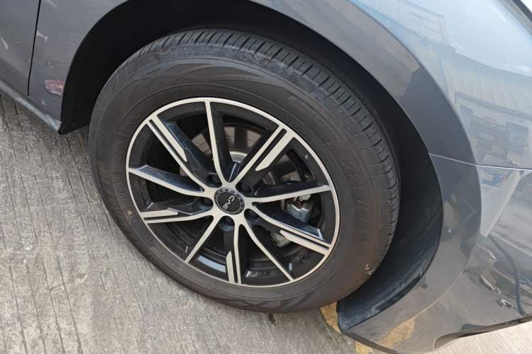 Used BYD Seal 06 New Energy 2024 DM-i 120KM Luxury Model Right Front Wheel Hub