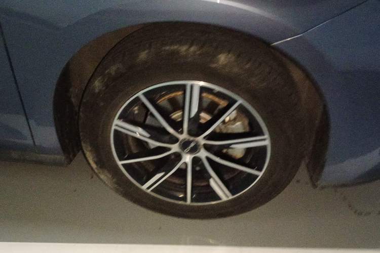 Used BYD Seal 06 New Energy 2024 DM-i 80KM Prestige Model Right Front Wheel Hub