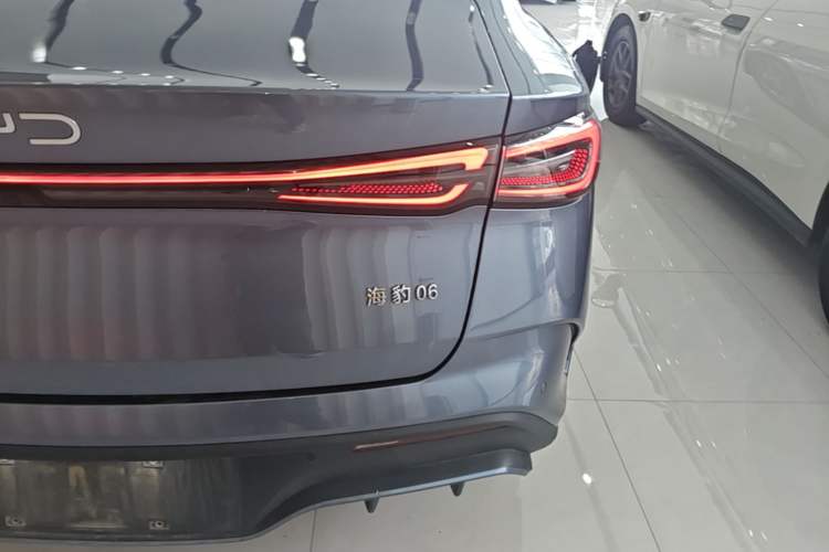 Used BYD Seal 06 New Energy 2024 DM-i 80KM Luxury Model Right Rear Taillight