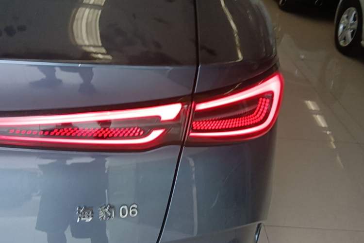 Used BYD Seal 06 New Energy 2024 DM-i 80KM Prestige Model Right Rear Taillight