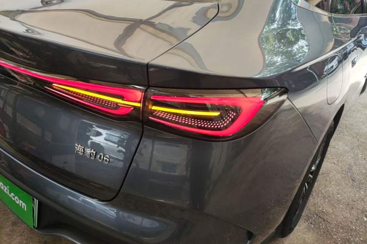 Used BYD Seal 06 New Energy 2024 DM-i 120KM Prestige Model Right Rear Taillight