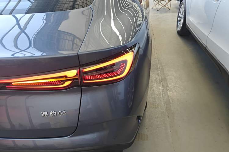 Used BYD Seal 06 New Energy 2024 DM-i 80KM Luxury Model Right Rear Taillight
