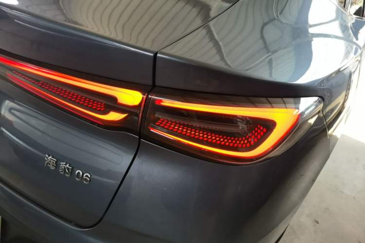 Used BYD Seal 06 New Energy 2024 DM-i 80KM Prestige Model Right Rear Taillight