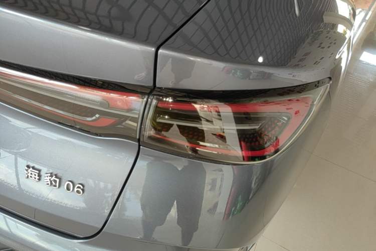 Used BYD Seal 06 New Energy 2024 DM-i 80KM Luxury Model Right Rear Taillight