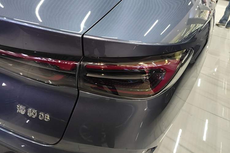 Used BYD Seal 06 New Energy 2024 DM-i 80KM Prestige Model Right Rear Taillight