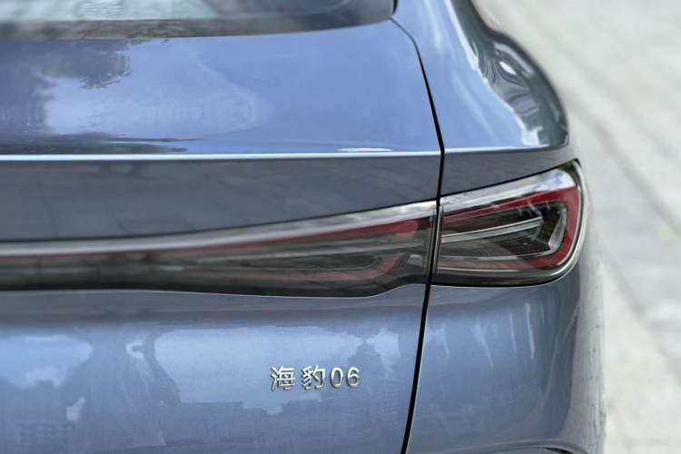Used BYD Seal 06 New Energy 2024 DM-i 120KM Luxury Model Right Rear Taillight