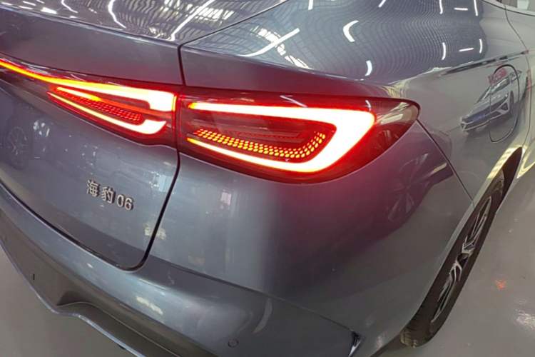 Used BYD Seal 06 New Energy 2024 DM-i 120KM Luxury Model Right Rear Taillight