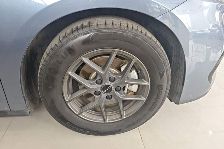 Used BYD Seal 06 New Energy 2024 DM-i 80KM Luxury Model Right Rear Wheel Hub