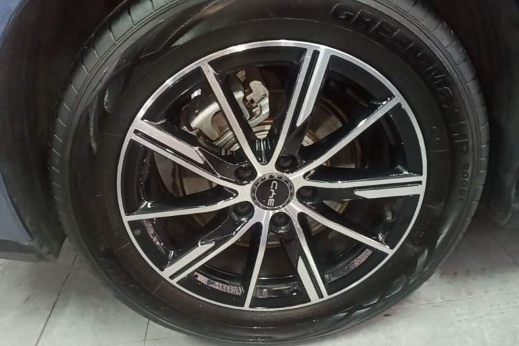 Used BYD Seal 06 New Energy 2024 DM-i 120KM Prestige Model Right Rear Wheel Hub
