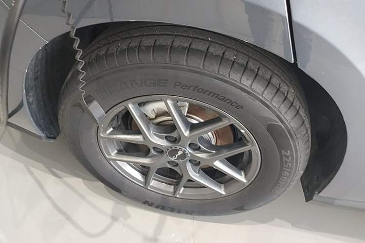 Used BYD Seal 06 New Energy 2024 DM-i 80KM Luxury Model Right Rear Wheel Hub