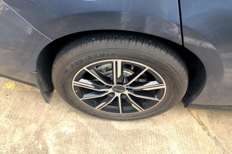 Used BYD Seal 06 New Energy 2024 DM-i 80KM Prestige Model Right Rear Wheel Hub