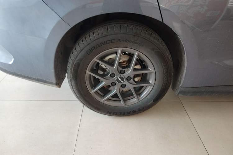 Used BYD Seal 06 New Energy 2024 DM-i 80KM Luxury Model Right Rear Wheel Hub