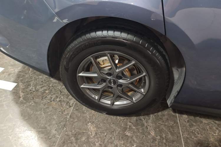 Used BYD Seal 06 New Energy 2024 DM-i 80KM Luxury Model Right Rear Wheel Hub