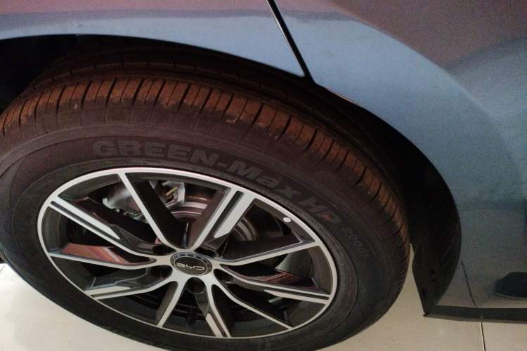 Used BYD Seal 06 New Energy 2024 DM-i 120KM Prestige Model Right Rear Wheel Hub