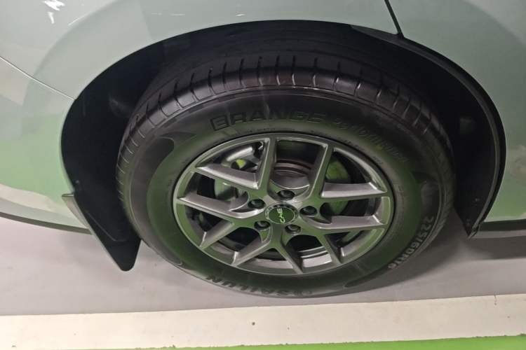 Used BYD Seal 06 New Energy 2024 DM-i 80KM Luxury Model Right Rear Wheel Hub