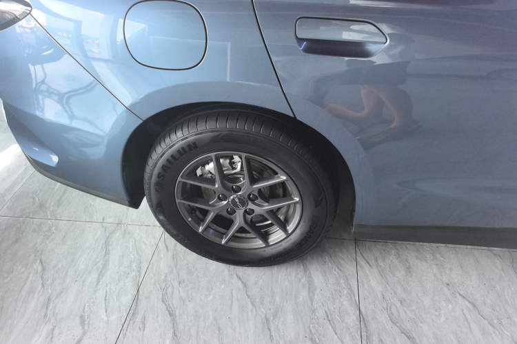 Used BYD Seal 06 New Energy 2024 DM-i 80KM Luxury Model Right Rear Wheel Hub