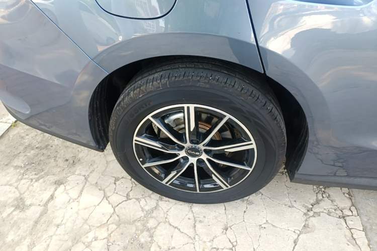 Used BYD Seal 06 New Energy 2024 DM-i 80KM Prestige Model Right Rear Wheel Hub