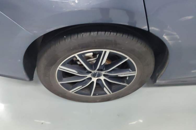 Used BYD Seal 06 New Energy 2024 DM-i 80KM Prestige Model Right Rear Wheel Hub