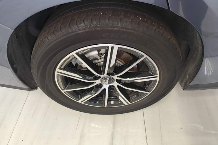 Used BYD Seal 06 New Energy 2024 DM-i 80KM Prestige Model Right Rear Wheel Hub