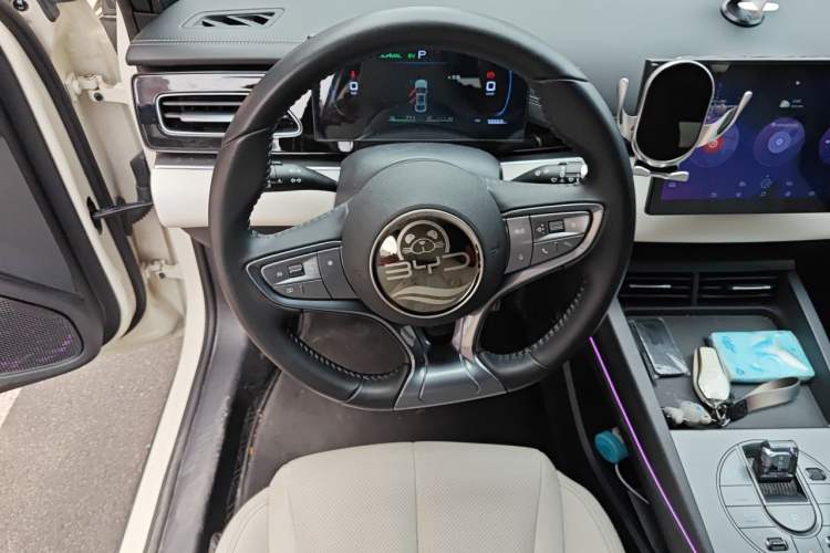 Used BYD Seal 06 New Energy 2024 DM-i 80KM Luxury Model Steering Wheel
