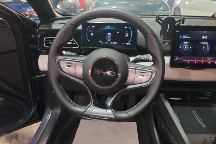 Used BYD Seal 06 New Energy 2024 DM-i 80KM Luxury Model Steering Wheel