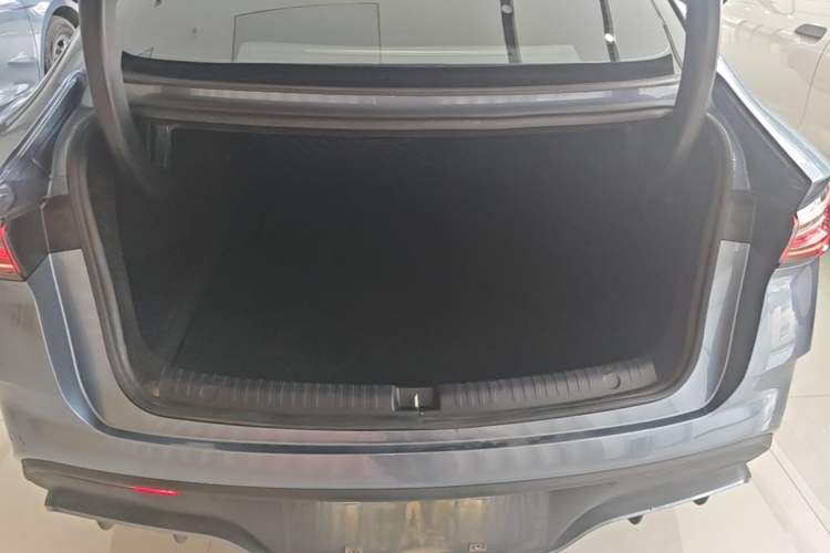 Used BYD Seal 06 New Energy 2024 DM-i 80KM Luxury Model Trunk