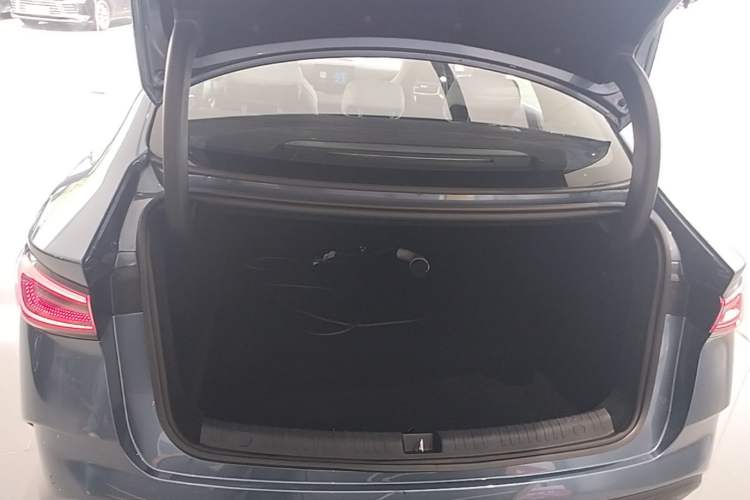 Used BYD Seal 06 New Energy 2024 DM-i 80KM Luxury Model Trunk