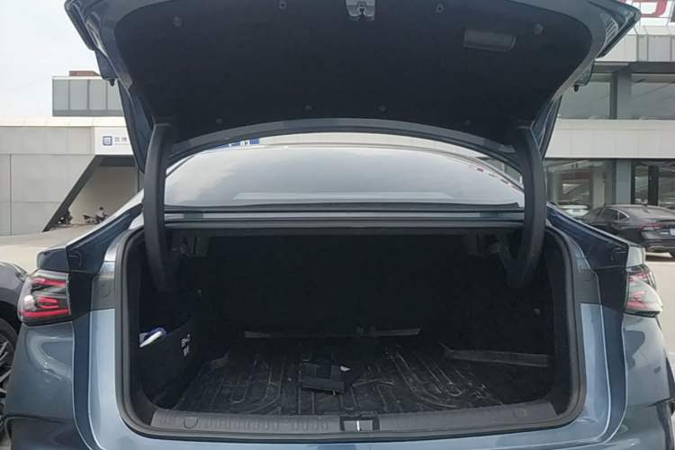 Used BYD Seal 06 New Energy 2024 DM-i 120KM Flagship Model Trunk