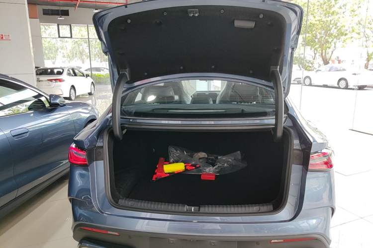 Used BYD Seal 06 New Energy 2024 DM-i 120KM Luxury Model Trunk