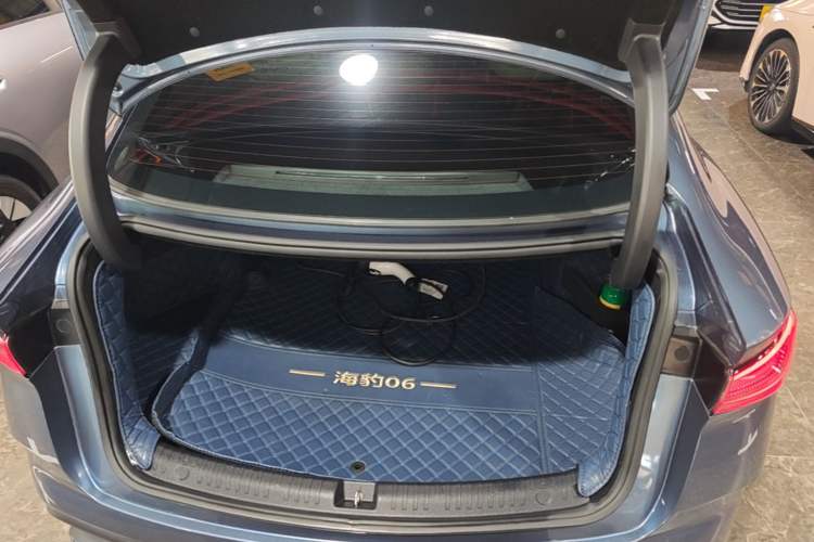 Used BYD Seal 06 New Energy 2024 DM-i 80KM Luxury Model Trunk