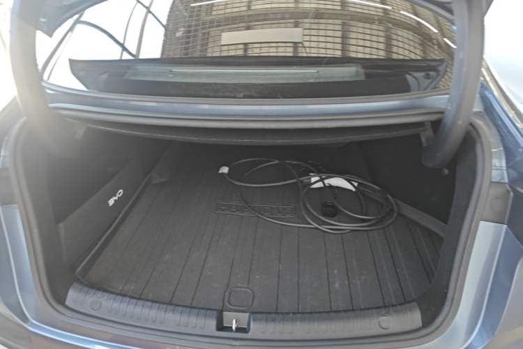 Used BYD Seal 06 New Energy 2024 DM-i 80KM Luxury Model Trunk
