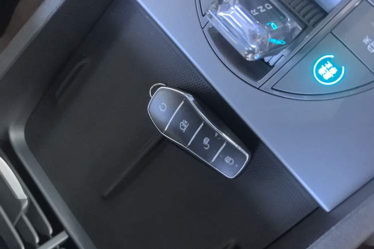 Used BYD Seal 06 New Energy 2024 DM-i 80KM Luxury Model Vehicle Key