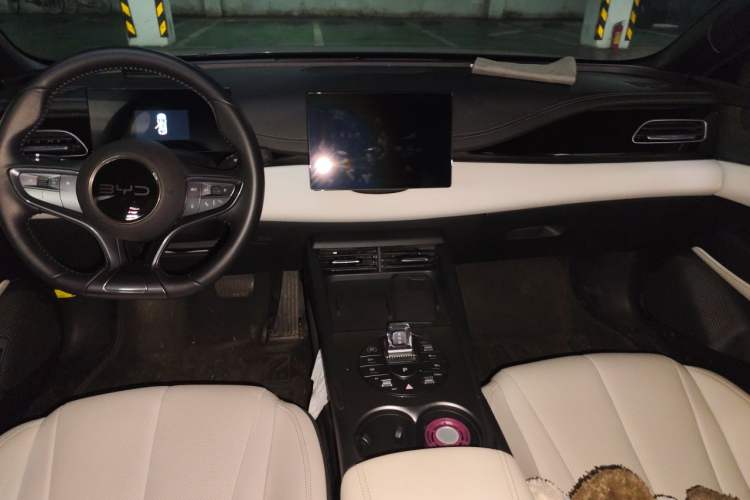 Used BYD Seal 06 New Energy 2024 DM-i 80KM Luxury Model Center Console