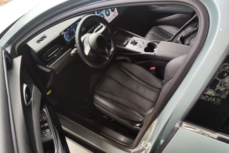Used BYD Seal 06 New Energy 2024 DM-i 120KM Prestige Model Driver Seat