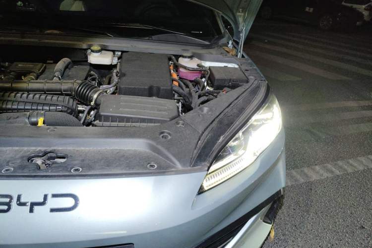 Used BYD Seal 06 New Energy 2024 DM-i 120KM Luxury Model Engine Bay Left