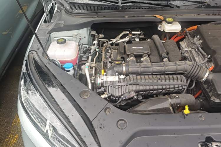 Used BYD Seal 06 New Energy 2024 DM-i 120KM Flagship Model Engine Bay Right