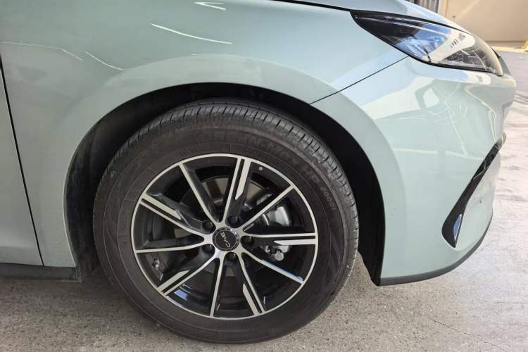 Used BYD Seal 06 New Energy 2024 DM-i 120KM Luxury Model Exterior 4