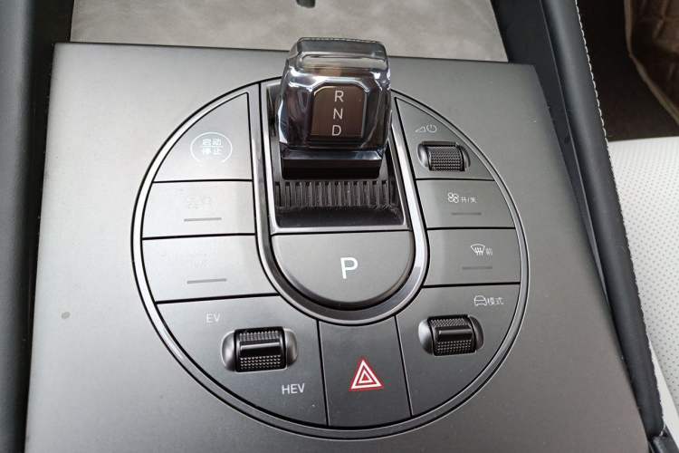 Used BYD Seal 06 New Energy 2024 DM-i 80KM Prestige Model Gear Lever
