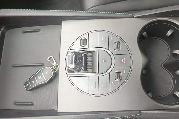 Used BYD Seal 06 New Energy 2024 DM-i 120KM Prestige Model Gear Lever