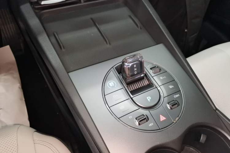 Used BYD Seal 06 New Energy 2024 DM-i 80KM Luxury Model Gear Lever