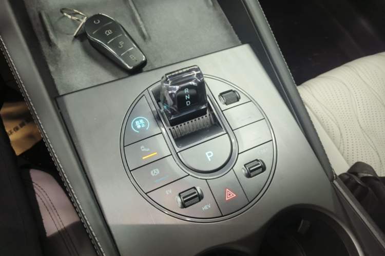 Used BYD Seal 06 New Energy 2024 DM-i 120KM Flagship Model Gear Lever