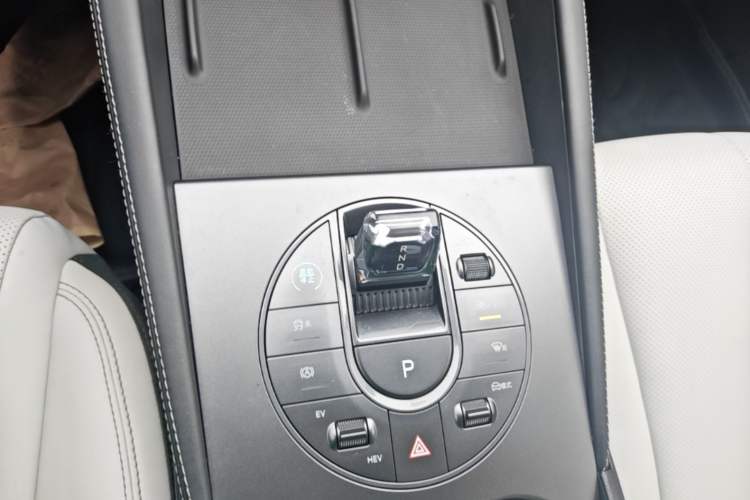 Used BYD Seal 06 New Energy 2024 DM-i 80KM Prestige Model Gear Lever