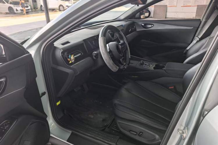 Used BYD Seal 06 New Energy 2024 DM-i 120KM Luxury Model Interior 2