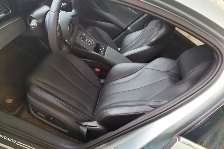Used BYD Seal 06 New Energy 2024 DM-i 80KM Prestige Model Interior 3