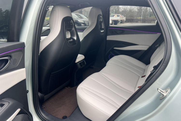 Used BYD Seal 06 New Energy 2024 DM-i 80KM Prestige Model Interior 4