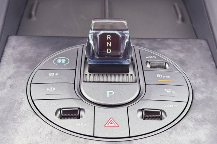 Used BYD Seal 06 New Energy 2024 DM-i 80KM Prestige Model Interior 6