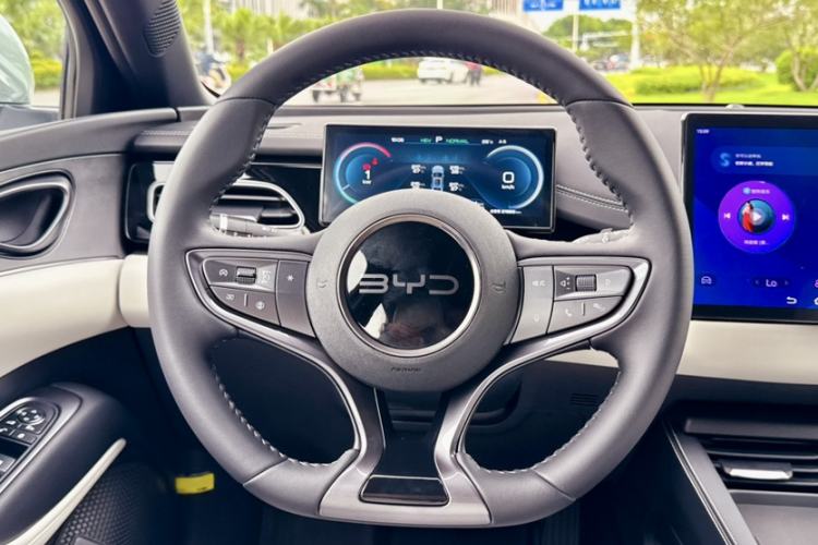 Used BYD Seal 06 New Energy 2024 DM-i 80KM Prestige Model Interior 7